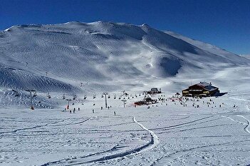 فیلم/ بارش ۱۰ سانتی‌متر برف در ایستگاه هفتم توچال