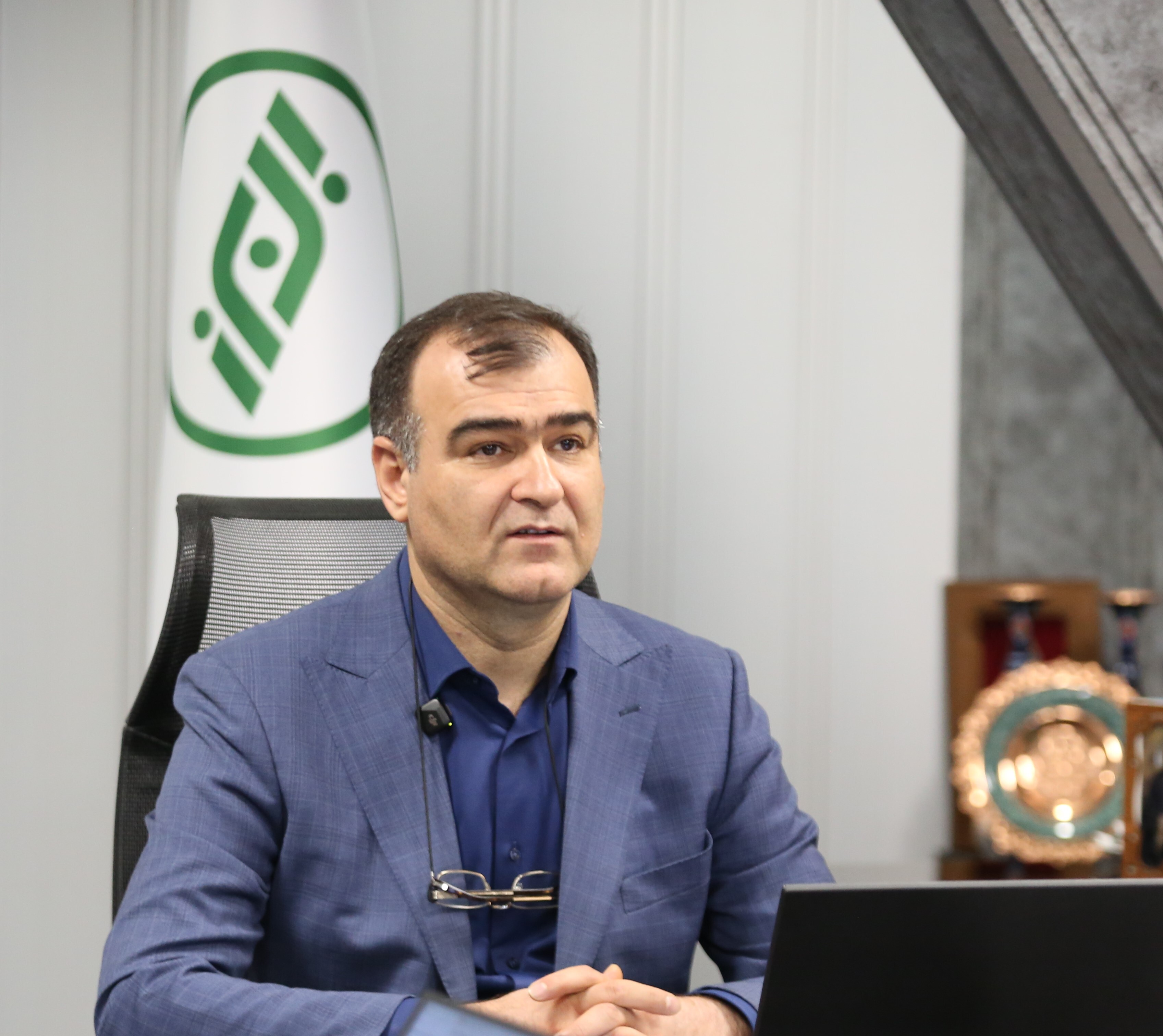 ارائه گزارش عملکرد مدیرعامل بیمه البرز به سهامداران ارائه گزارش عملکرد مدیرعامل بیمه البرز به سهامداران