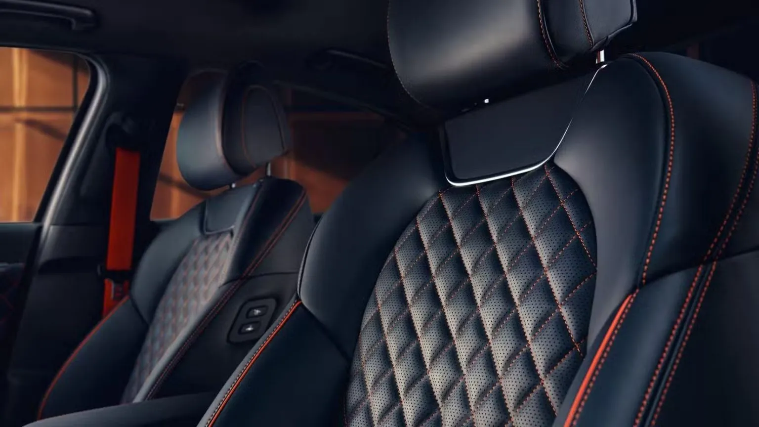 جنسیس G۷۰ جنسیس G۷۰