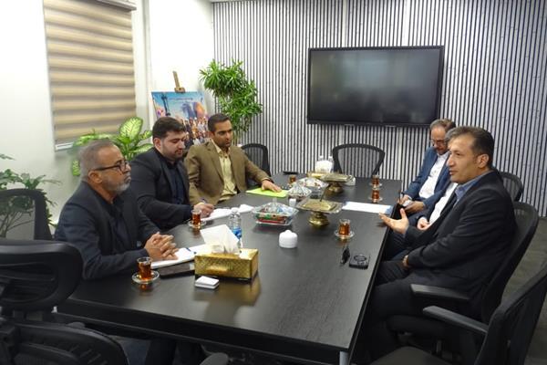 بررسی موانع و چالشهای اجرایی پروژه آفسایت پارک استایرن با حضور مدیرانعامل پتروشیمیهای پادجم، صدف و گوهرافق بررسی موانع و چالشهای اجرایی پروژه آفسایت پارک استایرن با حضور مدیرانعامل پتروشیمیهای پادجم، صدف و گوهرافق