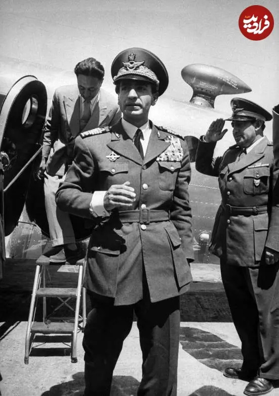 بازگشت محمدرضا پهلوی پس از ۲۸ مرداد در یک تصویر نایاب