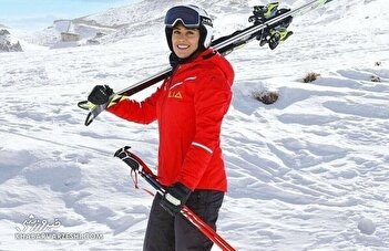 عکس/ بازگشت جنجالی دختر پناهنده اسکی به ایران