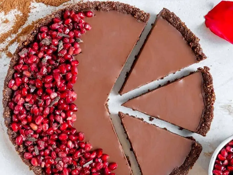 دسر یلدایی با بیسکوییت و شکلات