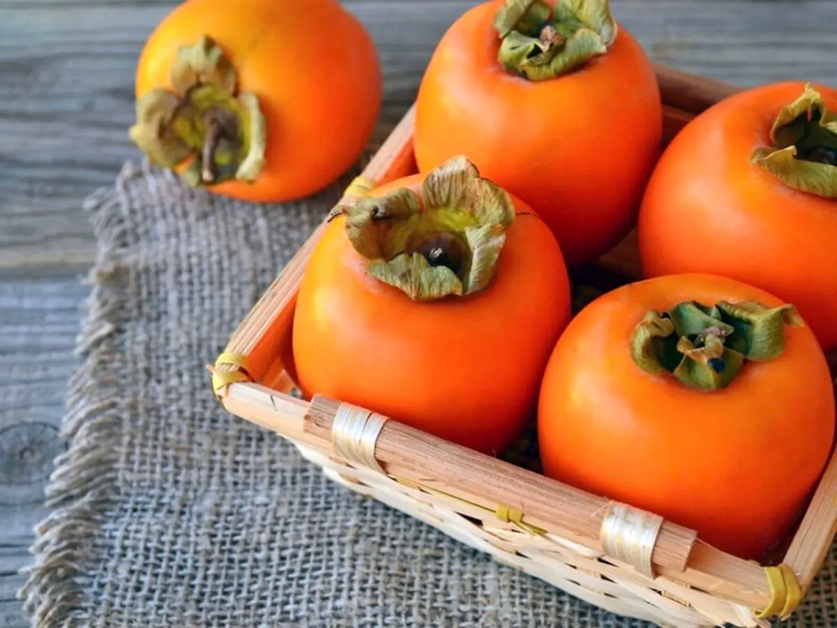 اشتباهات رایج در خوردن خرمالو اشتباهات رایج در خوردن خرمالو