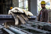 دستمزد کارگران زیر تیغ تورم / وقت اصلاح ماده ۴۱ قانون کار نرسیده است؟