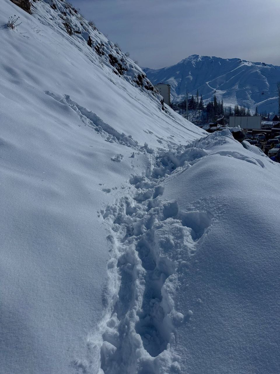 شمشک پس از بارش برف پاییزی