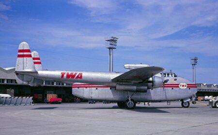 معرفی هواپیمای سی-۸۲ پکت