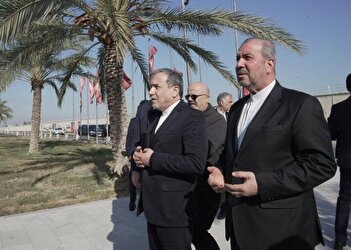 ادای احترام عراقچی در محل یادمان پیروزی مینسک + فیلم