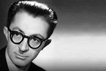 آخرین عکسی‌ که از صادق هدایت در ایران گرفته شد