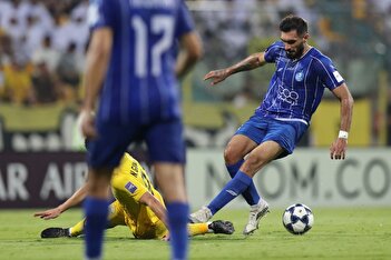 عکس/ عارف آقاسی از هواداران استقلال عذرخواهی کرد