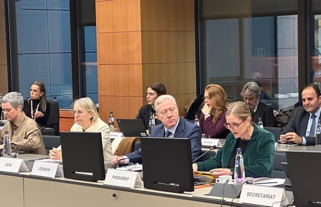 اروپا نباید مذاکرات با ایران را فقط به پرونده هستهای محدود کند اروپا نباید مذاکرات با ایران را فقط به پرونده هستهای محدود کند