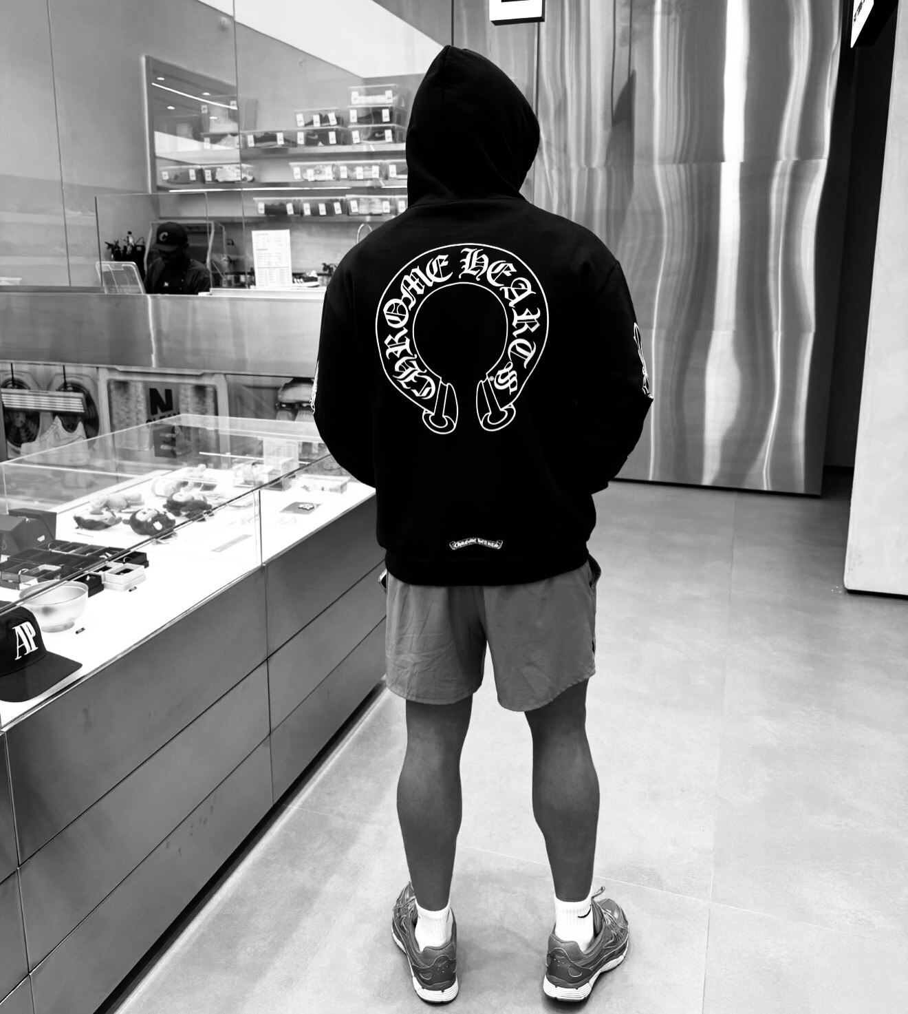 محمدرضا گلزار با استایل شیک زمستانی توجه‌ها را جلب کرد