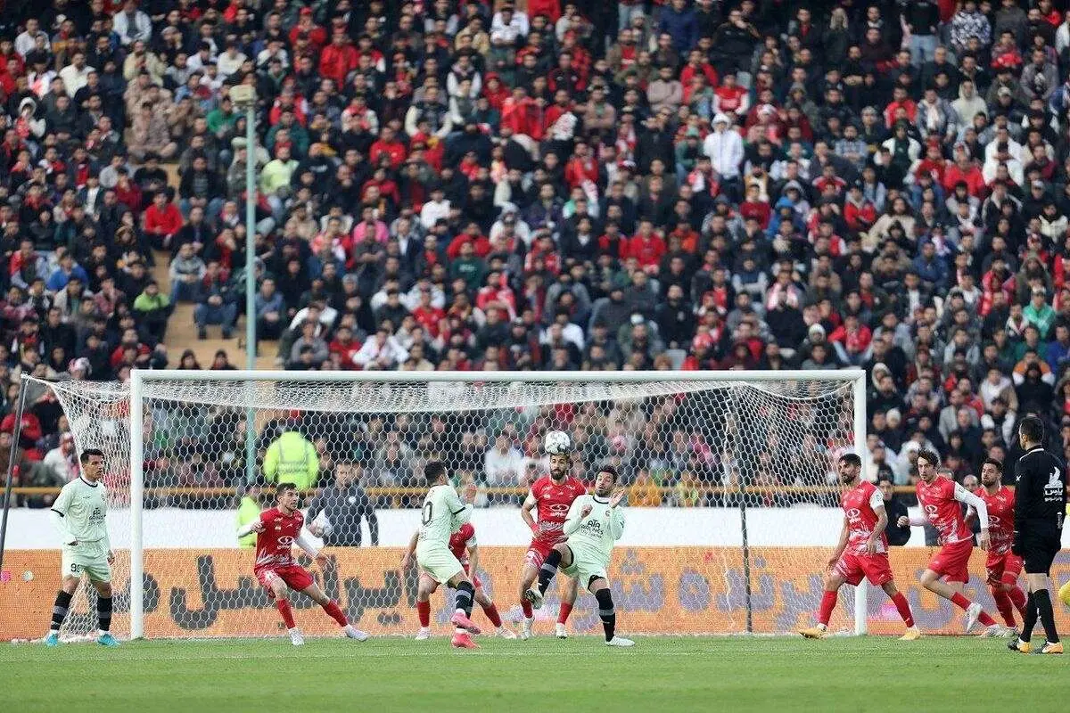 دیدار تراکتور و پرسپولیس بدون کمک VAR آغاز شد دیدار تراکتور و پرسپولیس بدون کمک VAR آغاز شد