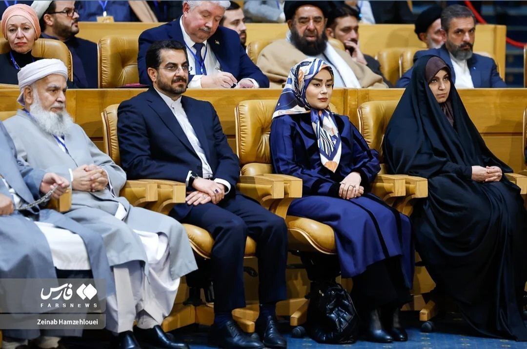 همسر عراقچی در یک مراسم