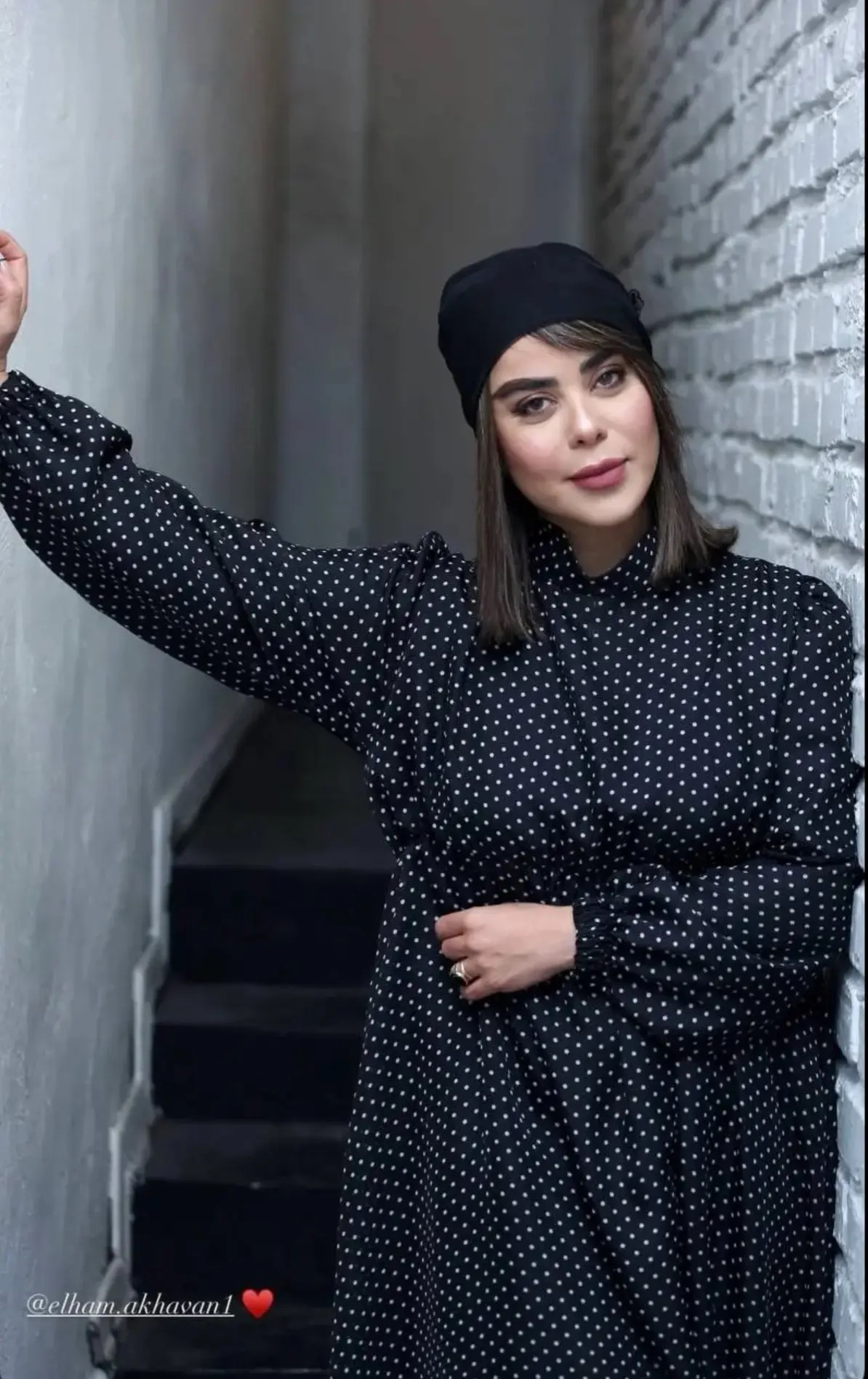 الهام اخوان با استایل خال‌خالی و متفاوت