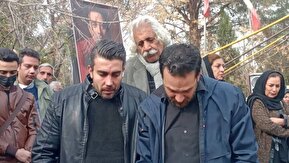 فیلم/ خاکسپاری حمید طالقانی با شرکت جمعی از هنرمندان