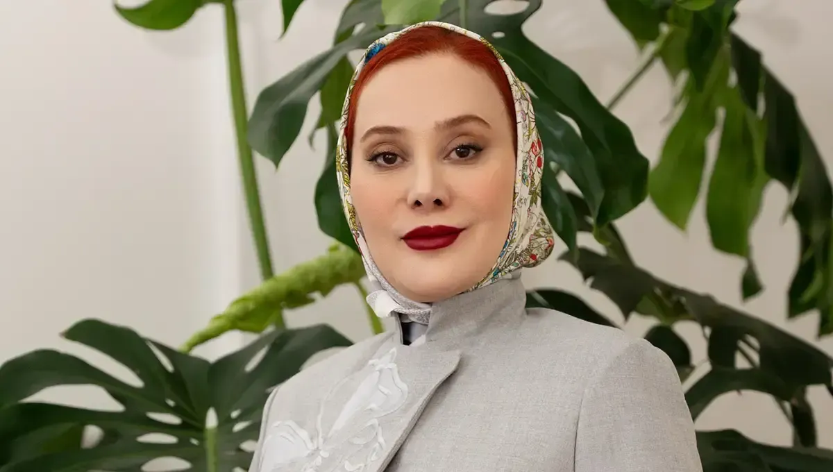 استایل جادویی کریسمسی آرام جعفری را ببینید