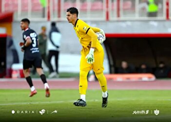 فیلم/ بازیکن پرسپولیس دست به تقلب عجیب زد