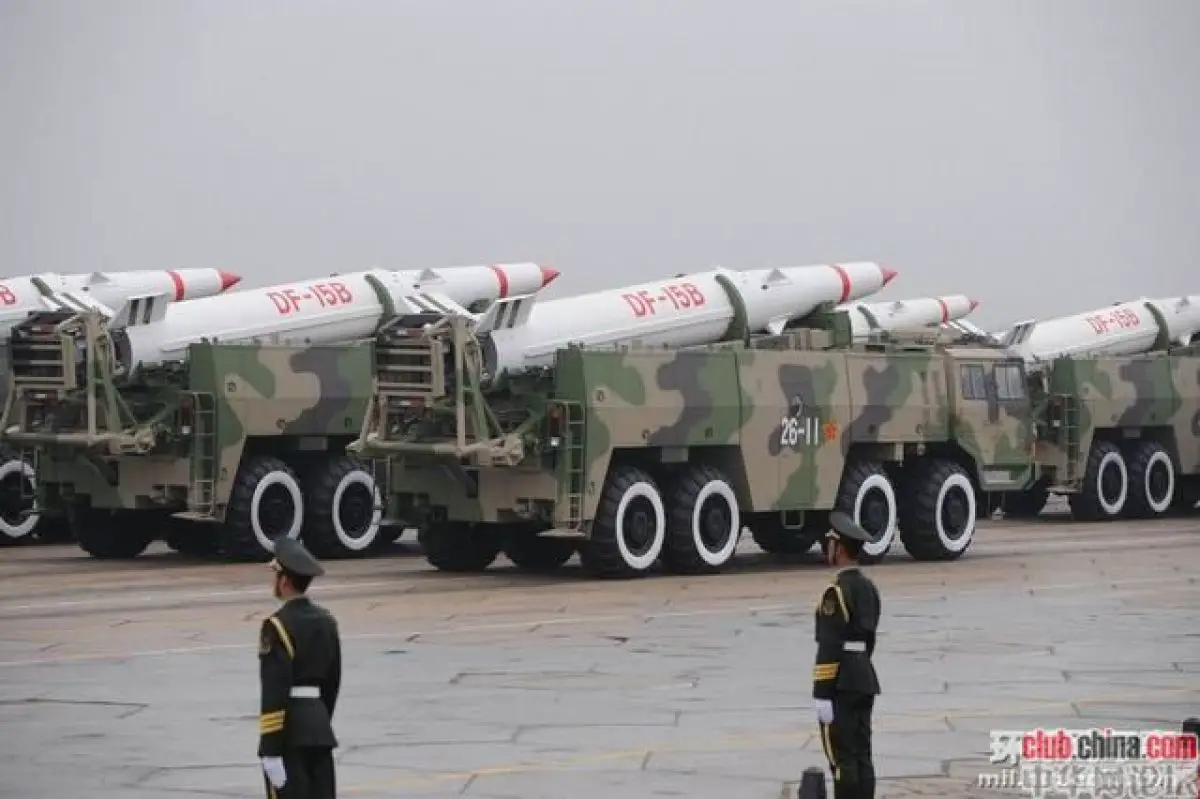 موشک بالستیک DF-۱۵B