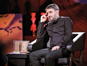 عکس/ فریاد مداح معروف به گرانی مواد غذایی