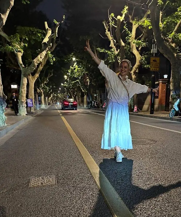 نفیسه روشن در شانگهای چین