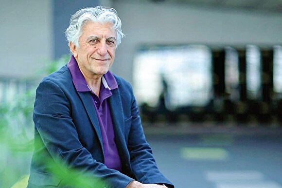 عکس/ شادباش خاص رضا کیانیان برای شب یلدا