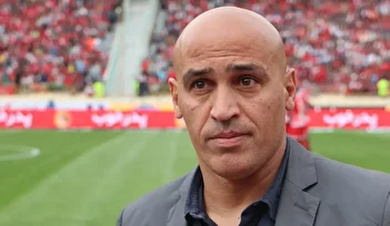 فیلم/ واکنش تند علی منصوریان به توهین هواداران تراکتور به کریم باقری