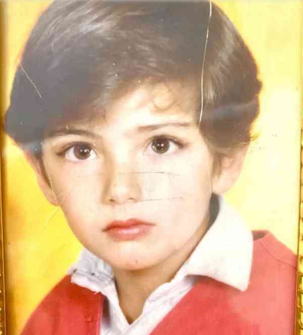 محیا دهقانی در کودکی
