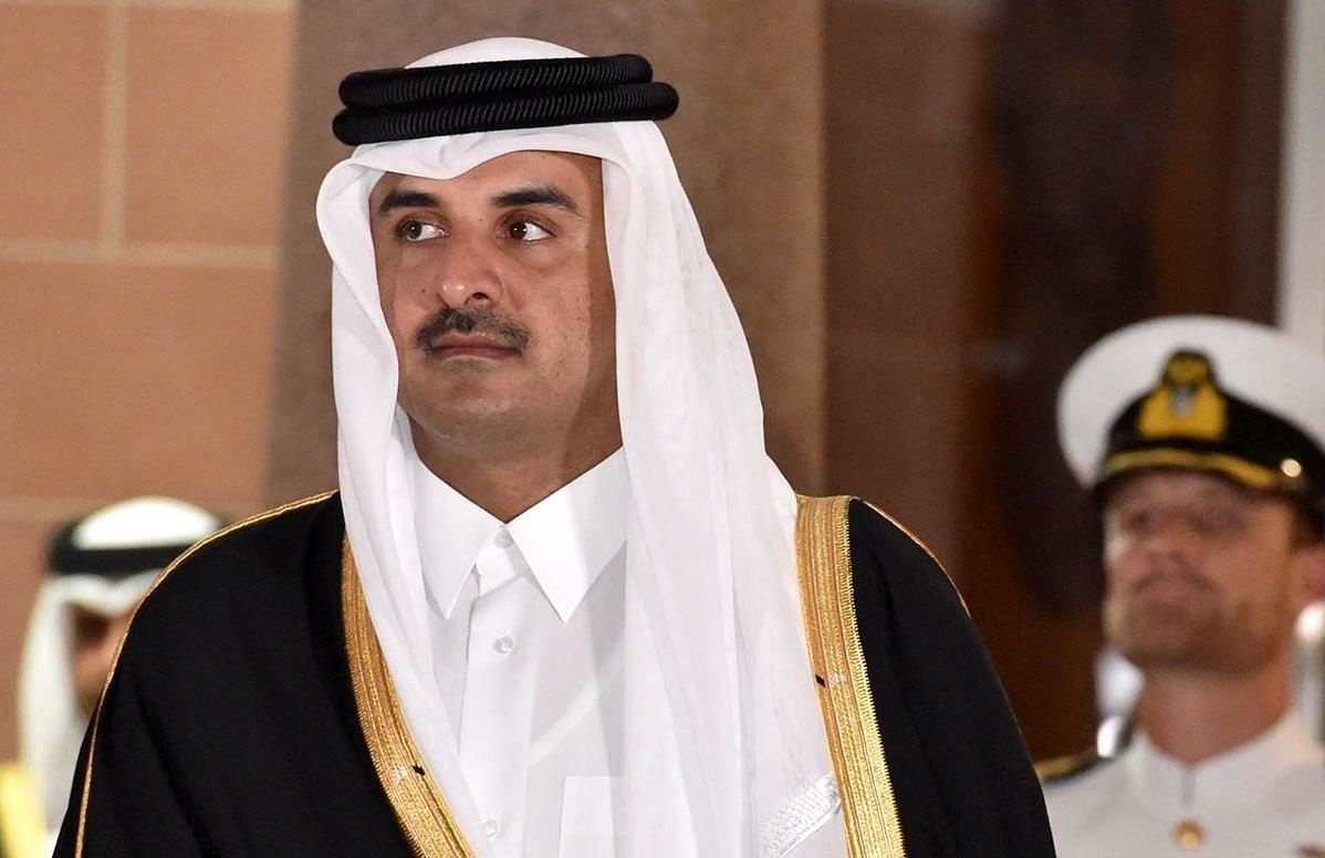 مدل گوشی و کفش امیر قطر سوژه رسانه‌ها شد