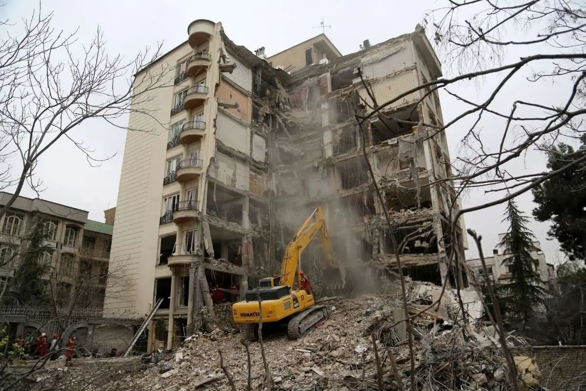 اخبار روز سی و سوم جنگ ایران و آمریکا و اسرائیل/ سومین ناو هواپیمابر به منطقه اعزام شد/ خبرنگار آکسیوس: دیپلماسی به خوبی پیش می‌رود