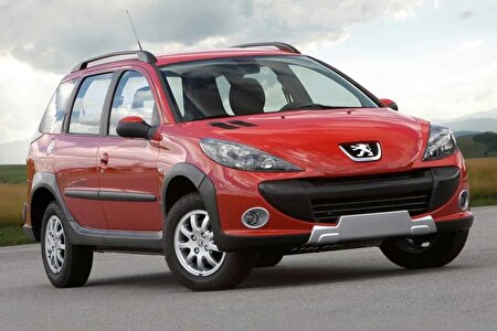 ۲۰۶هایی که هرگز به ایران نرسیدند؛ کراس، کروک و حتی وانت!