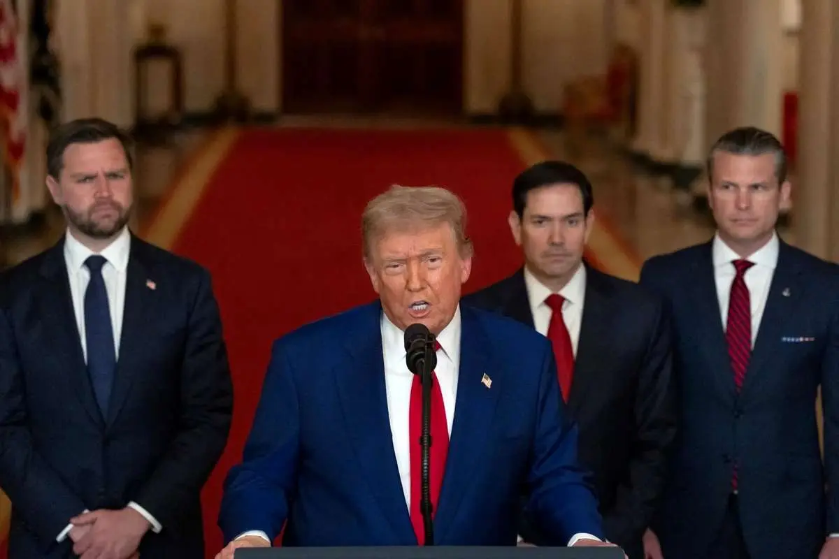 هاآرتص: ترامپ خاورمیانه را به آتش کشیده و از جهان انتظار خاموش کردن دارد