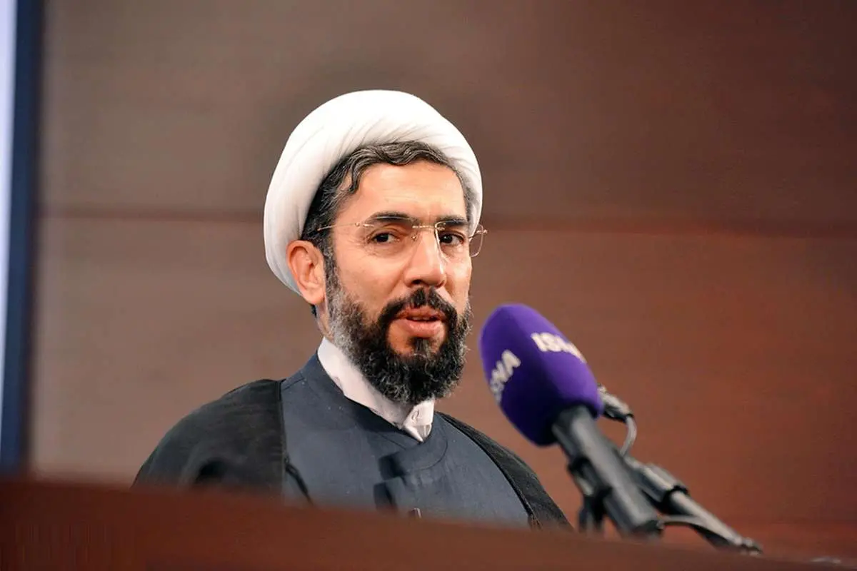 رستمی، رئیس نهاد رهبری: در جنگ وجودی «کاپ اخلاق خیالی» معنا ندارد