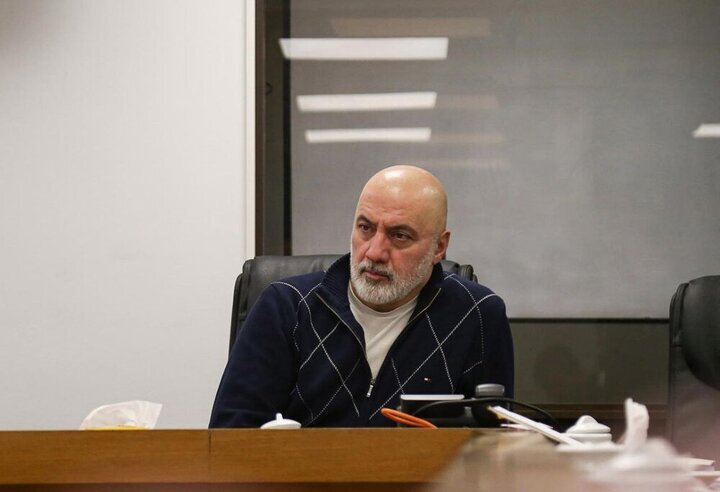 فرهاد قائمیان در مراسم اهتزاز پرچم کشور: به جمهوری اسلامی ایران آری می‌گویم