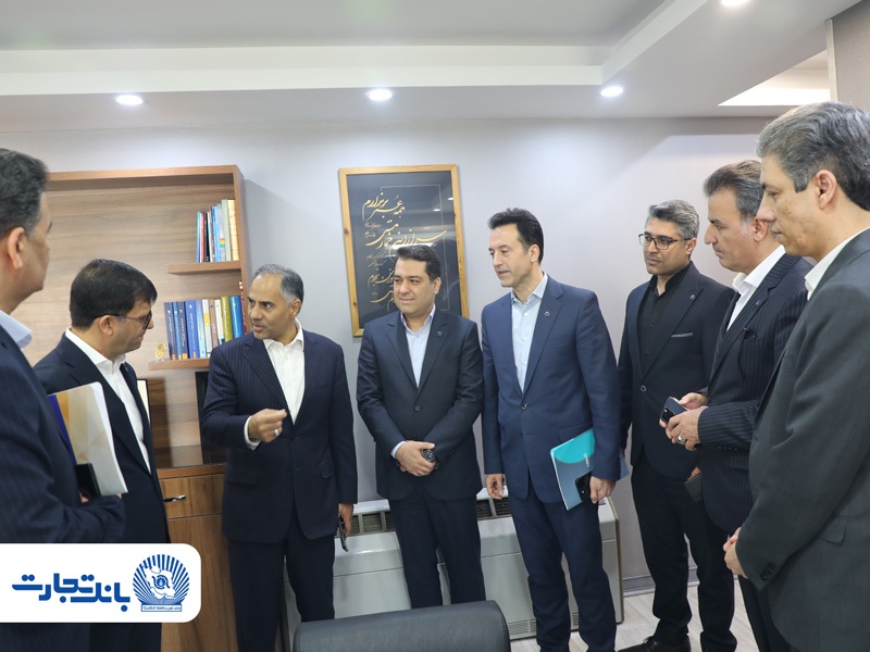 بازدید مدیرعامل بانک تجارت از شعب تهران در اولین روز‌های کاری سال ۱۴۰۵