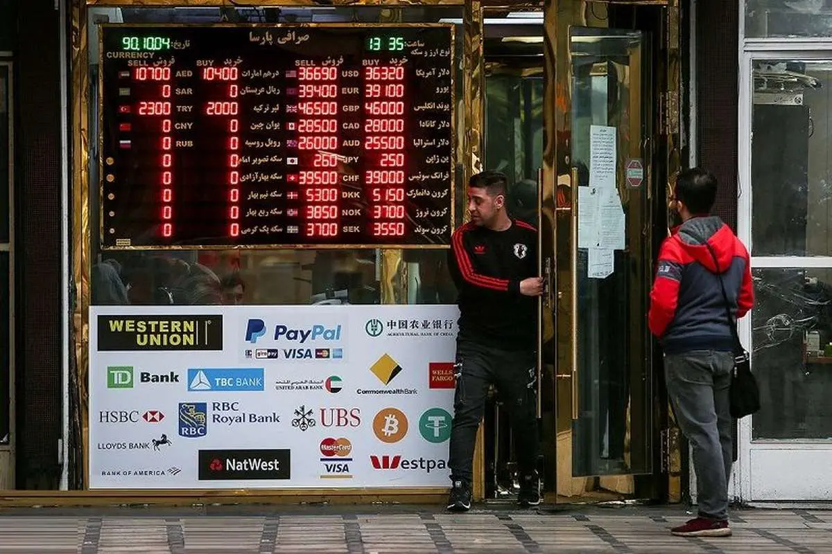 قیمت دلار در معاملات اولین روز هفته یک کانال بالاتر رفت