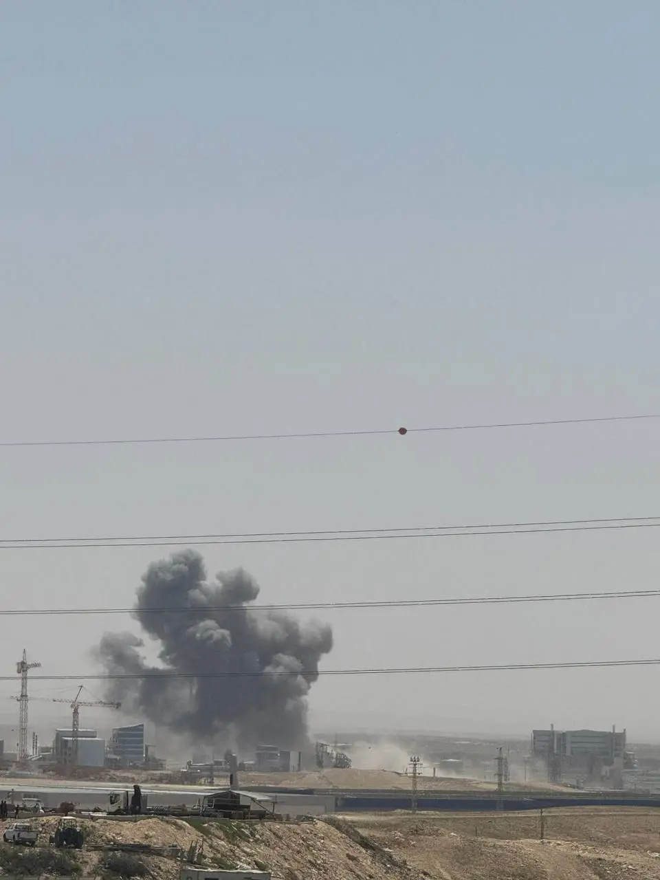 تصویر برخورد موشک ایران به یک منطقه صنعتی در اسرائیل
