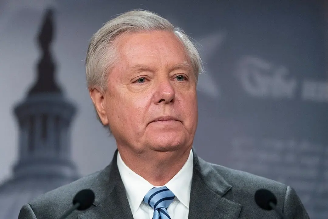 پیشنهاد لیندسی گراهام درباره بازگشایی تنگه هرمز