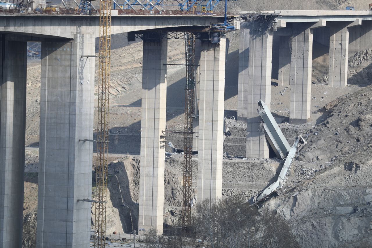 تصاویری از پل B1 کرج بعد از حمله دشمن