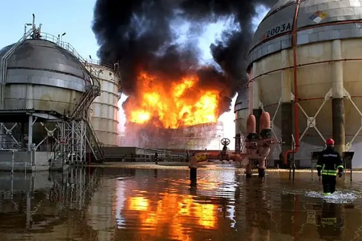 حمله هوایی به پتروشیمی شیراز