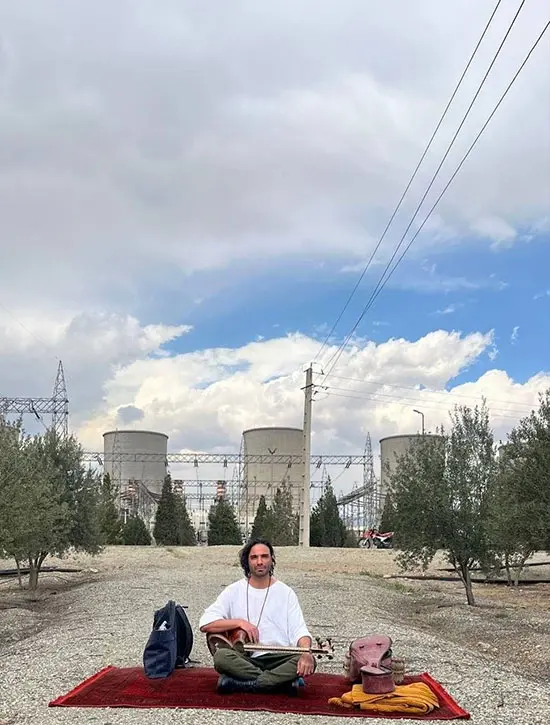 علی قمصری در نیروگاه برق