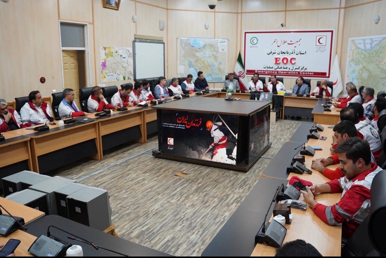 تجلیل بیمه البرز از ایثارگران هلال احمر در روز‌های بحرانی استان آذربایجان شرقی