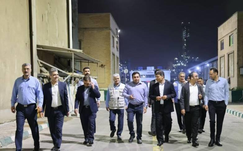 دیدار نوروزی مدیرعامل و جمعی از روسای پتروشیمی شهید تندگویان با کارکنان این مجتمع ساعاتی پس از تحویل سال