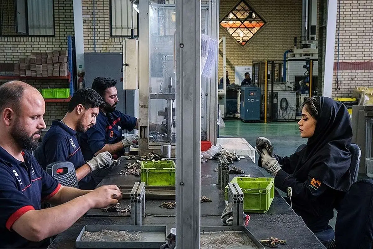 تعهدات کارگران در شرایط جنگی