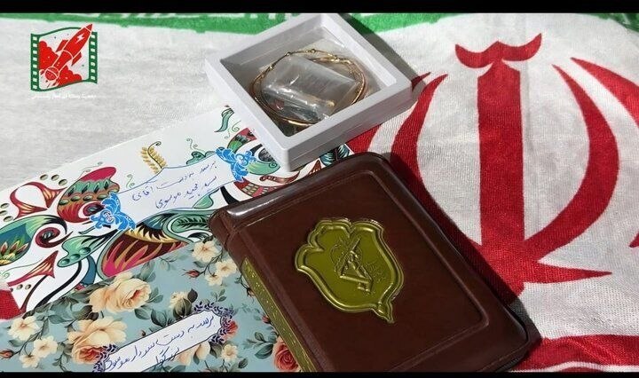 اهدای یک میلیارد تومان طلا از سوی بانوی رفسنجانی به نیروی هوافضا