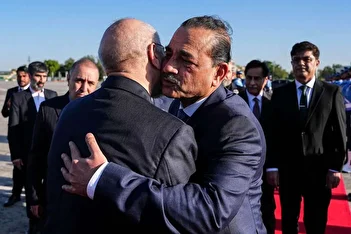 تصاویری از بدرقه قالیباف در بازگشت از پاکستان