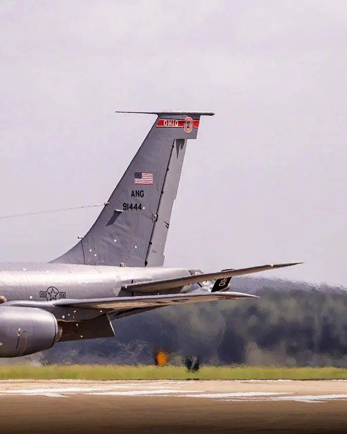 تصاویری از آسیب به هواپیمای آمریکایی در عربستان