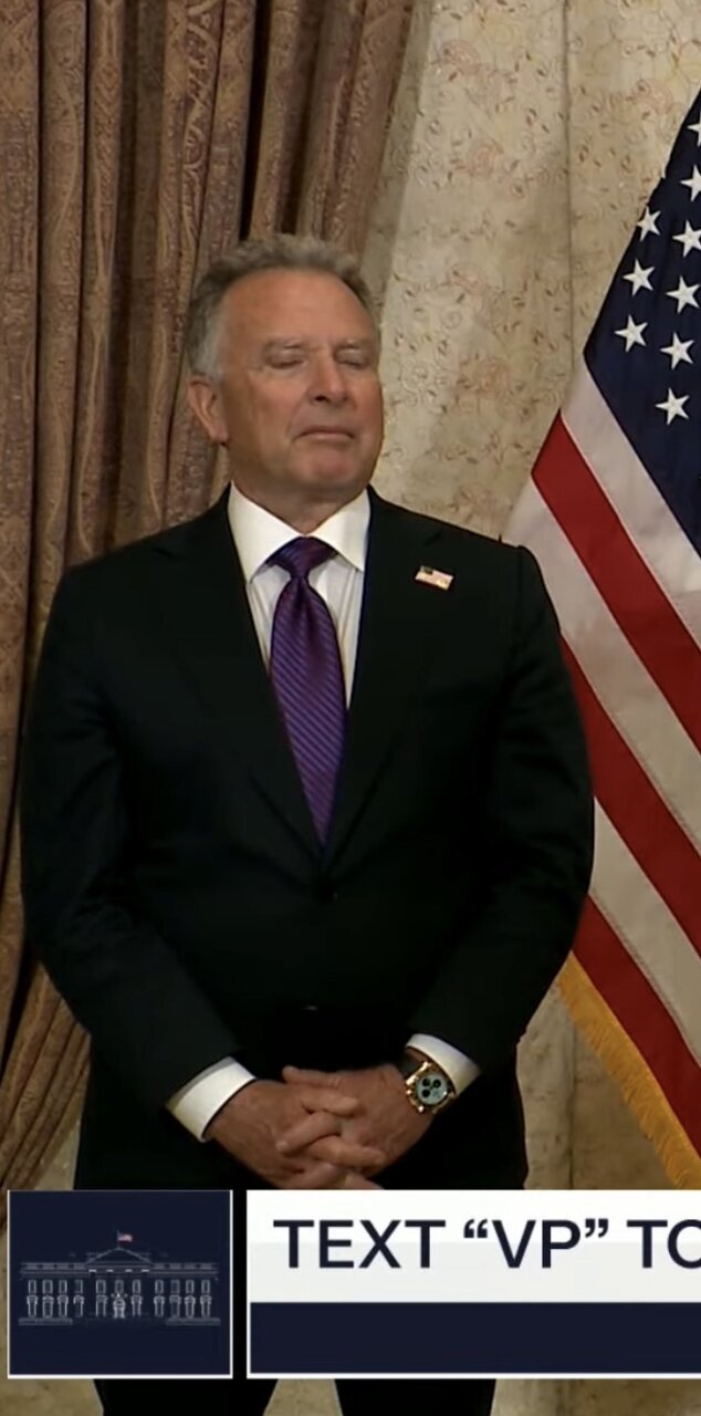 عکس/ ساعت ۲۲ میلیارد تومانی استیو ویتکاف در مذاکرات اسلام‌آباد با ایران