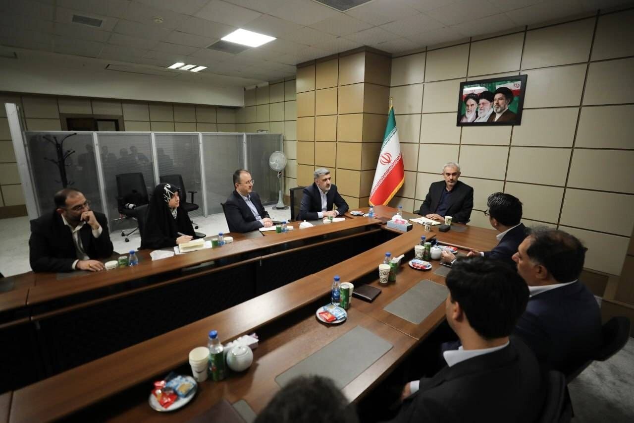 تقدیر وزیر اقتصاد از تداوم فعالیت بازار سرمایه در دوران جنگ تحمیلی سوم