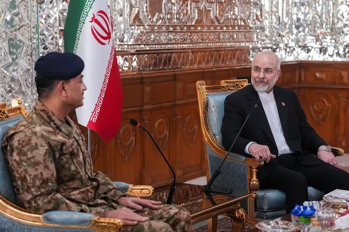 جزئیات دیدار قالیباف با فرمانده ارتش پاکستان